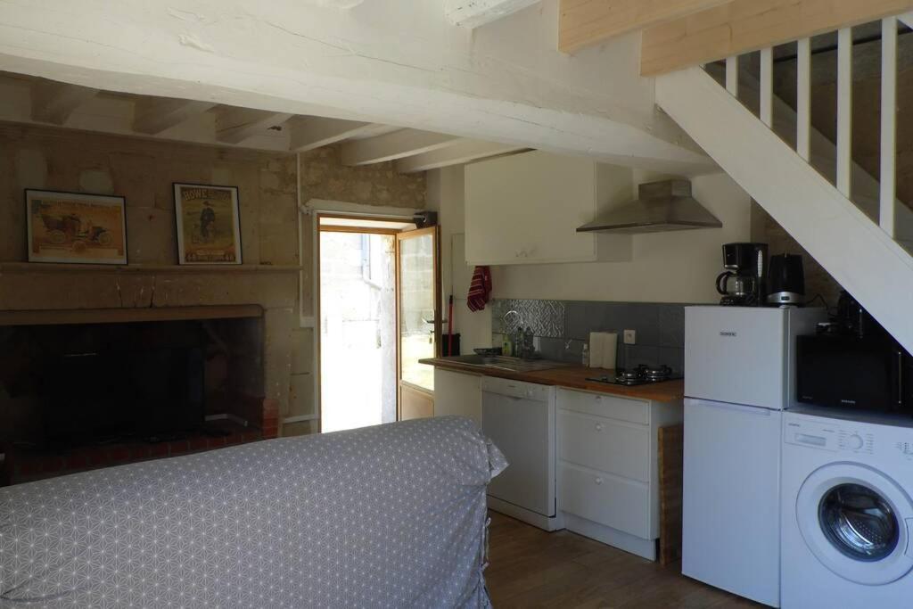 Maisonnette Climatisee Avec Parking Prive Doue-en-Anjou エクステリア 写真