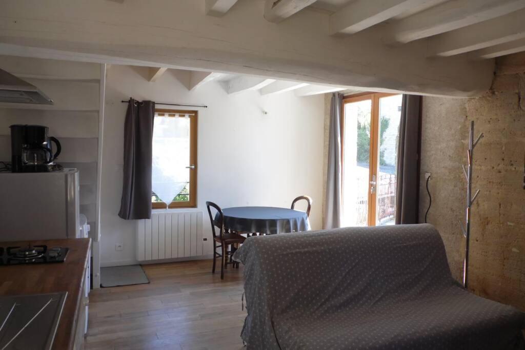 Maisonnette Climatisee Avec Parking Prive Doue-en-Anjou エクステリア 写真