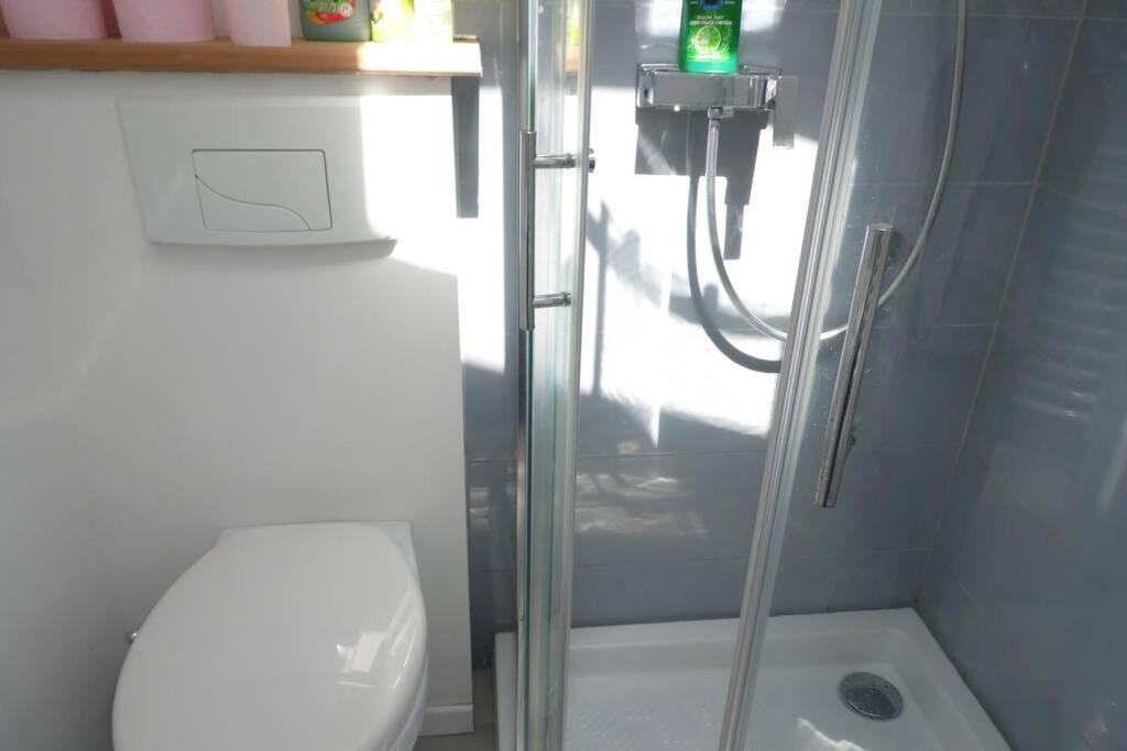 Maisonnette Climatisee Avec Parking Prive Doue-en-Anjou エクステリア 写真