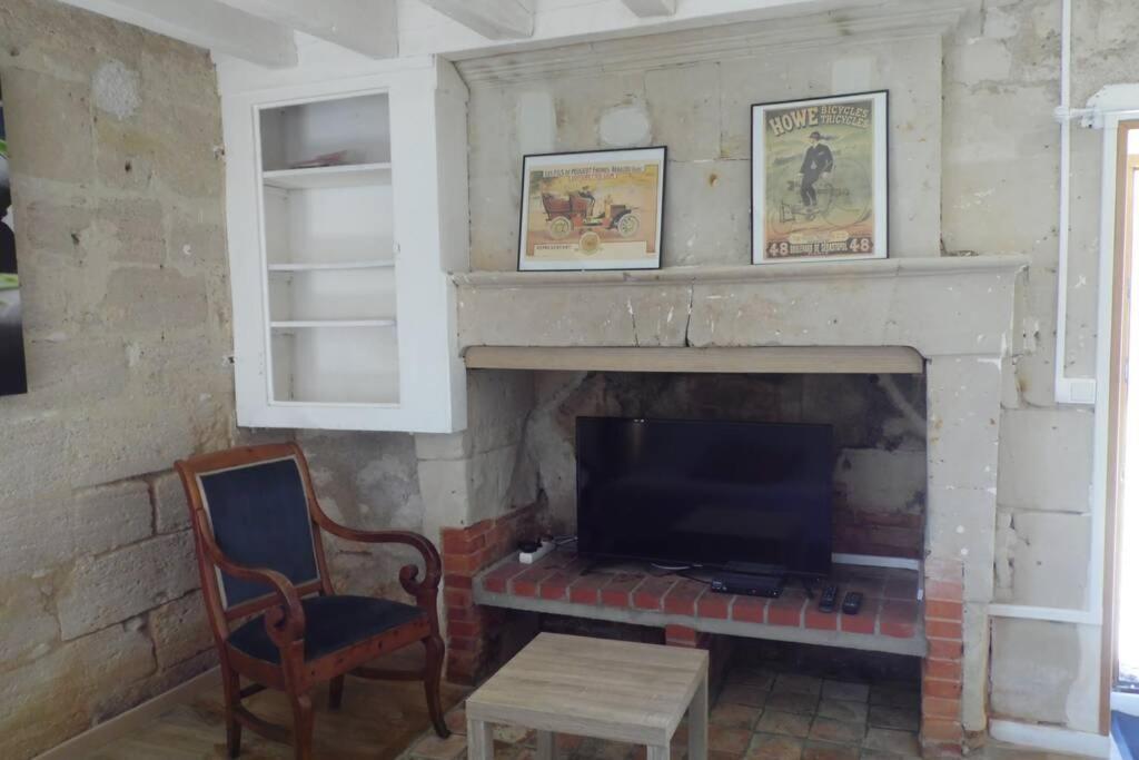 Maisonnette Climatisee Avec Parking Prive Doue-en-Anjou エクステリア 写真